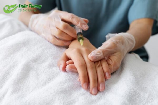 Sử dụng mô mỡ tự thân để cấy mỡ bàn tay