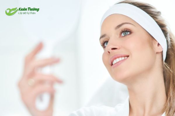 Cấy mỡ rãnh cười giúp gương mặt mềm mại, trẻ trung và tự nhiên hơn.