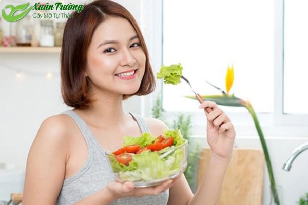 Bổ sung dinh dưỡng hợp lý giúp phục hồi và giảm sưng nhanh hơn