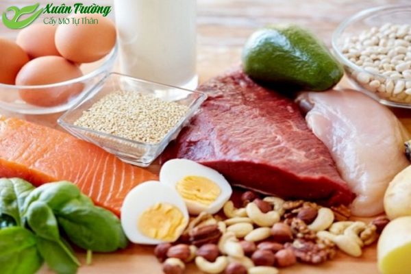 Ăn nhiều protein và vitamin giúp vết mổ mau lành, giảm sưng