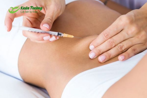 Vết sưng nhẹ và tình trạng vón cục sau cấy mỡ